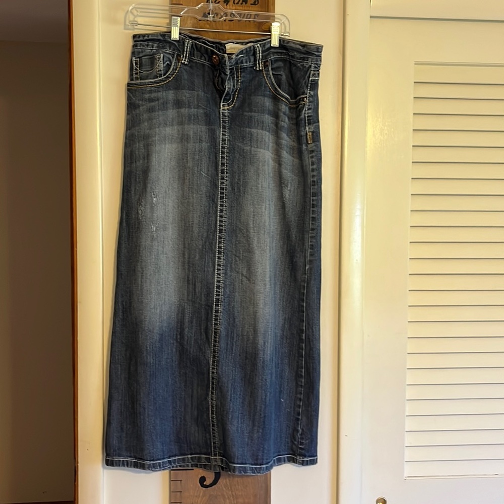 Maurice’s Long Jean Skirt 11/12